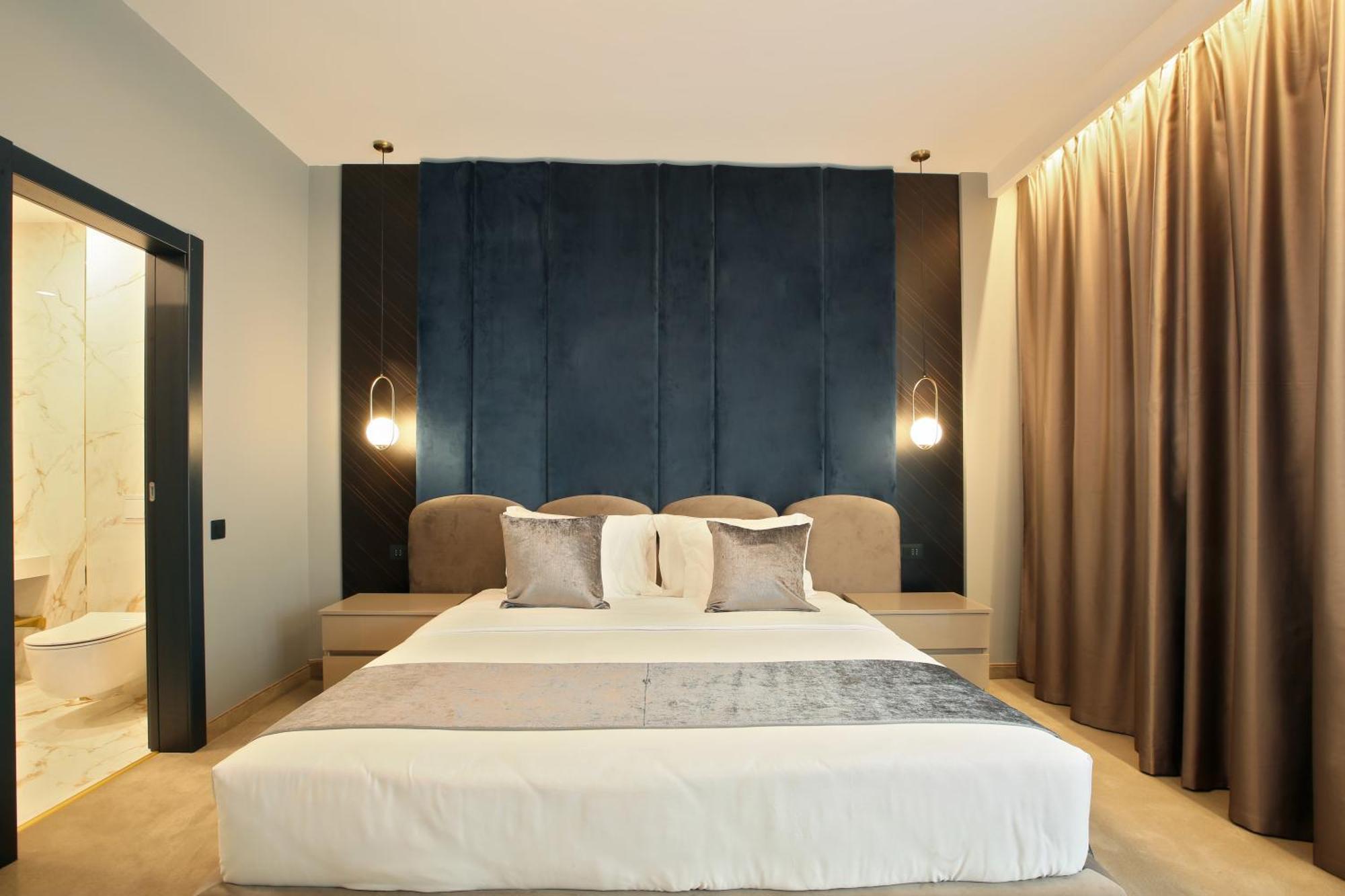 Hotel Artemis Oradea Buitenkant foto